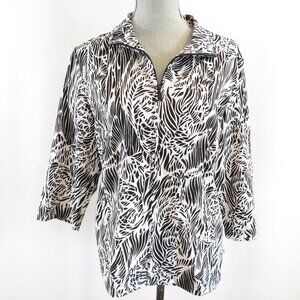 Chico's Zenergy Jacket Size 2 L 12 Animal Print Black White 3/4 Sleeves Full Zip